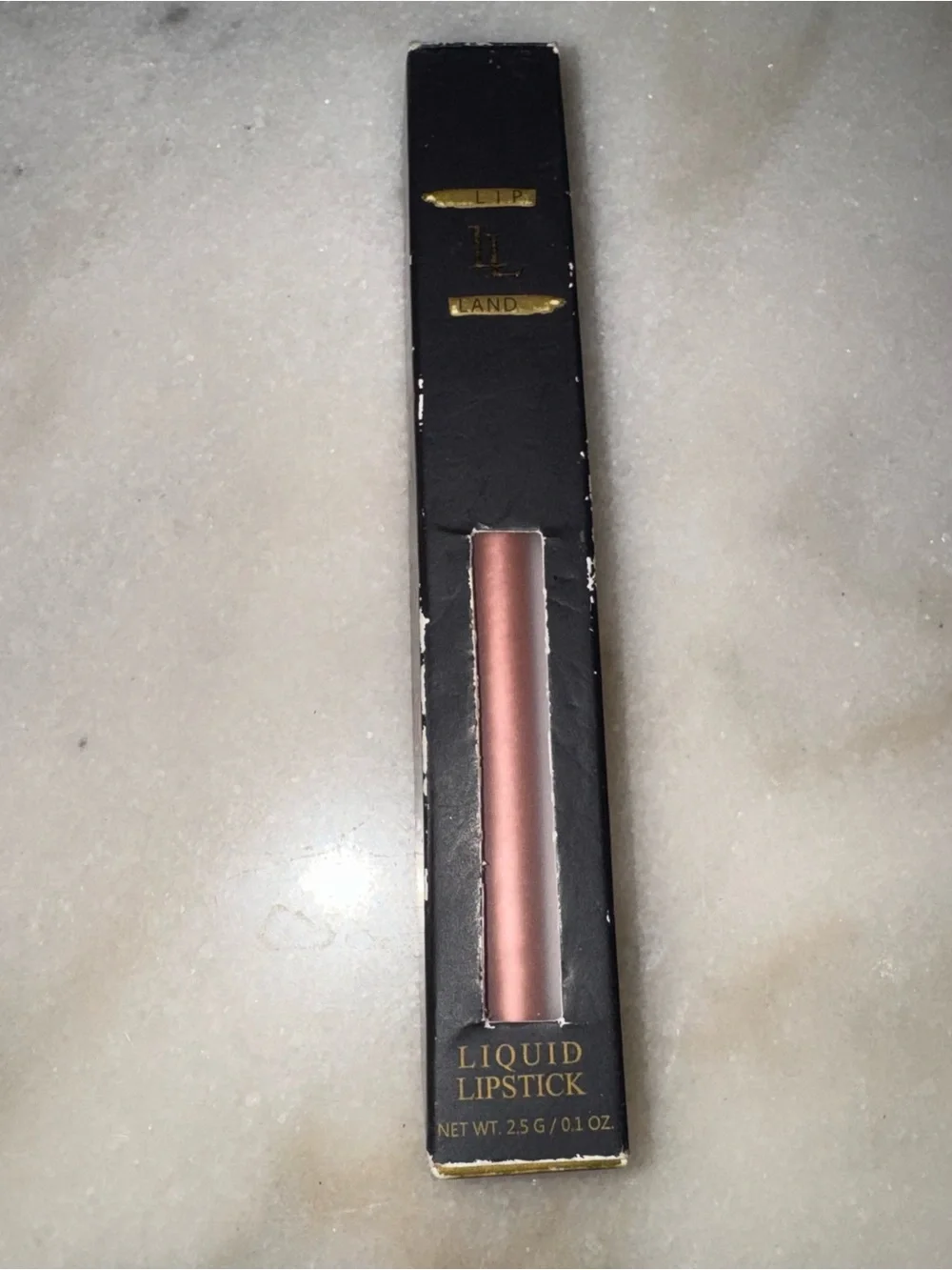 Metallic liquid lipstick